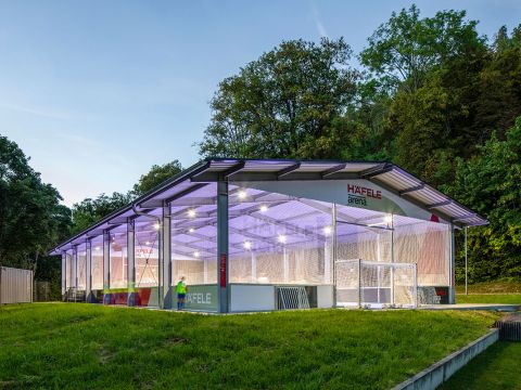 Die Häfele-Arena in Nagold bei Dämmerung