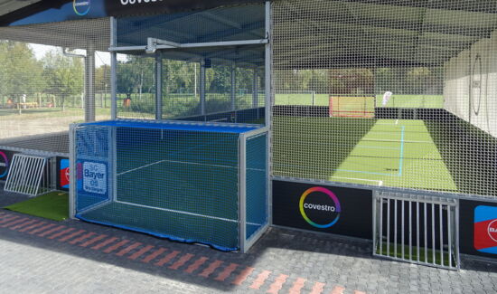 FUNino ist die Zukunft im Kinderfußball. Der Deutsche Fußballbund (DFB) fördert das Spiel auf die Minitore. Die Minitore für Funino können in die McArena Freilufthalle integriert werden.