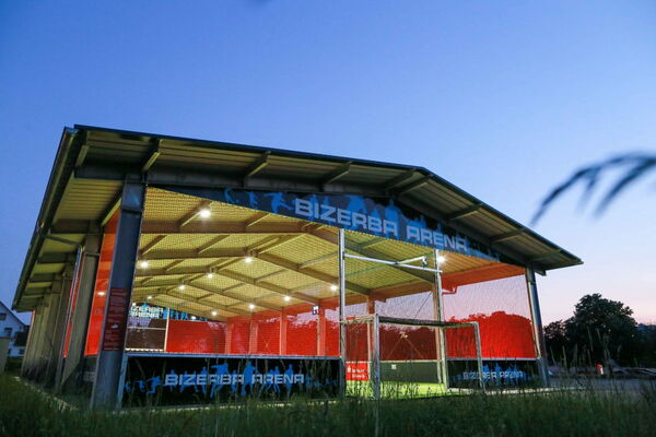 bizerba-arena-balingen Bild der Bizerba Arena Balingen bei Dämmerung