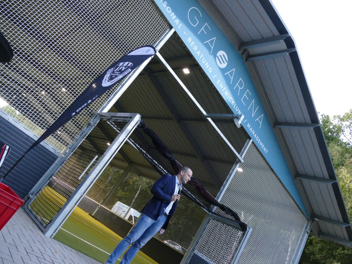 Investor Soccerhalle