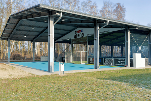 Bild des Vordachs der mmz-Arena in Stralsund