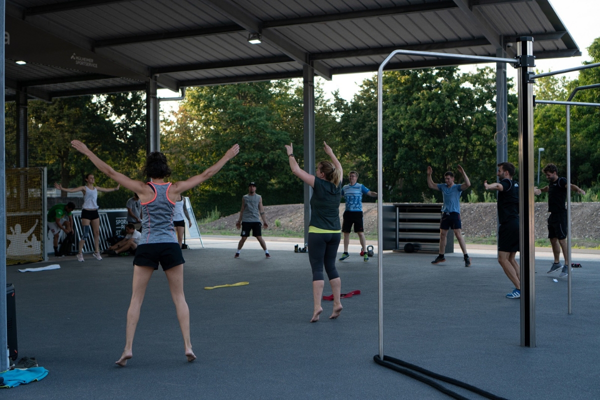 Outdoor Sport unter Hallendach