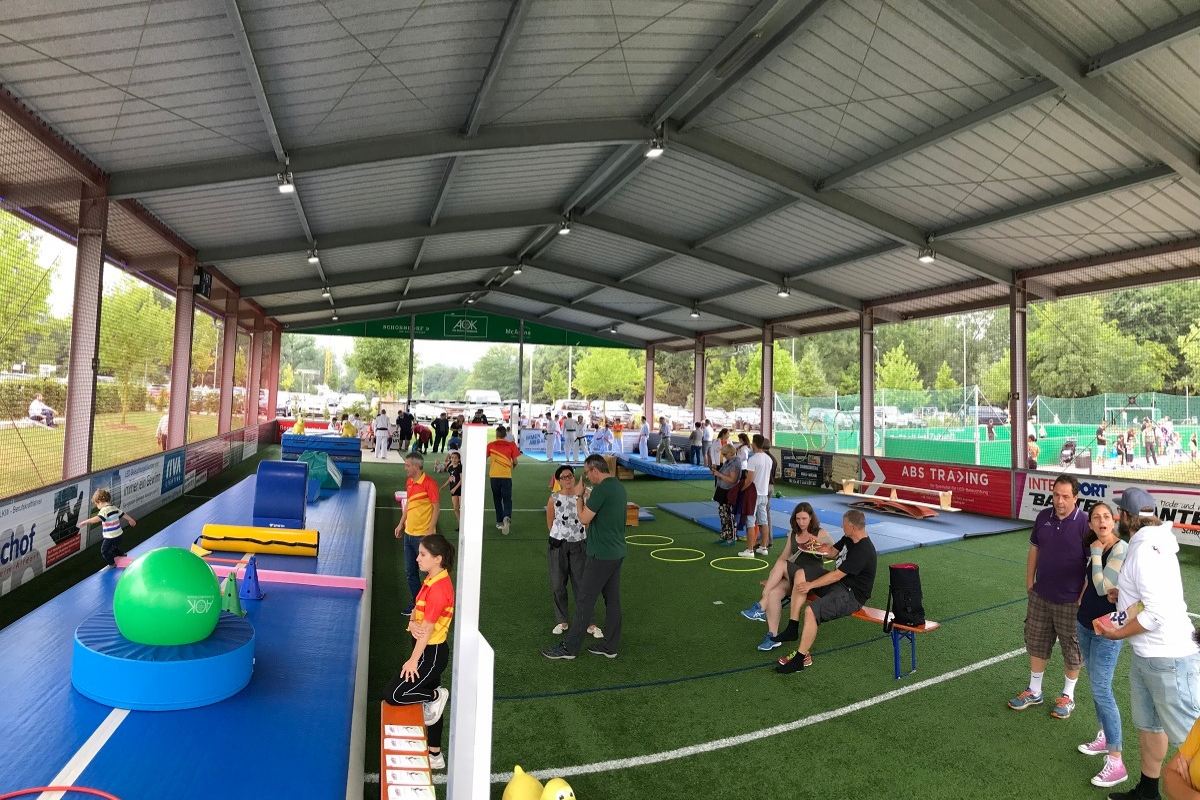 Bewegungsparcour für Kinder in der McArena Freilufthalle