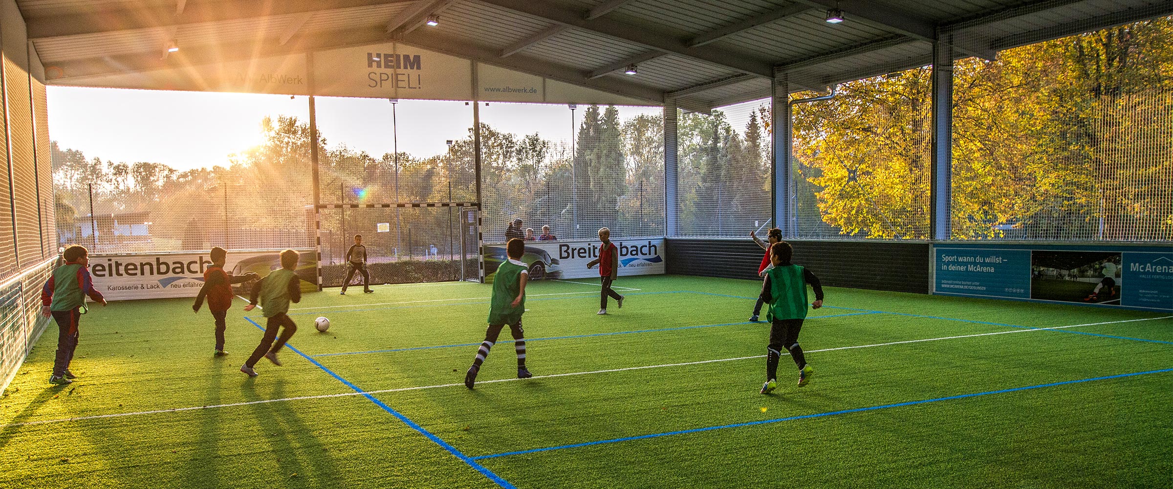 In der Soccerhalle Geislingen führt der SC Geislingen das Training der Kinder und Jugendlichen durch. Vereinstraining in der Freilufthalle.