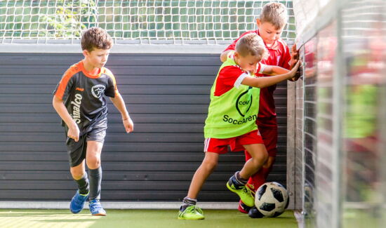 Soccerhalle-McArena-Freilufthalle-Rundumbande Die Rundum-Bande in der McArena Freilufthalle sorgt für ein intensives und spaßiges Sporterlebnis.